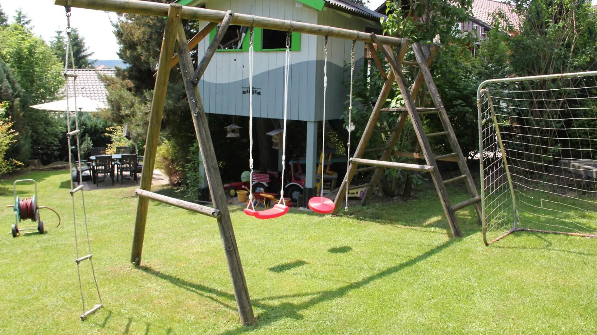 Villa Relax - Ferienwohnungen & Hallenbad & Relaxgarten Bodenmais