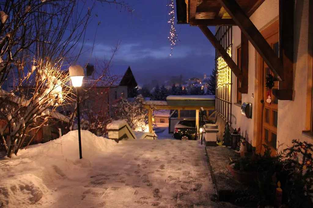 Villa Relax - Ferienwohnungen & Hallenbad & Relaxgarten Bodenmais Apartman